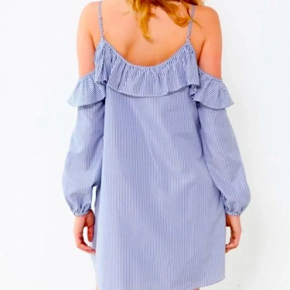 Cooperative urban outfitters
